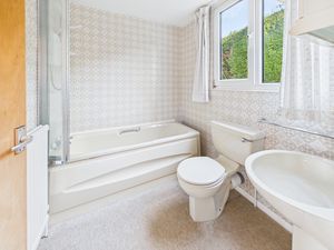 FIRST FLOOR BATHROOM- click for photo gallery